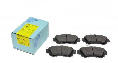 Комплект гальмівних колодок з 4 шт. дисків BLUE PRINT ADC44267