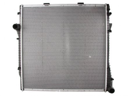 Радиатор системы охлаждения NISSENS 60787A