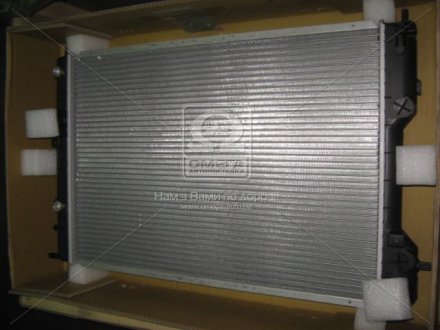 Радіатор системи охолодження NISSENS 63072A (фото 1)