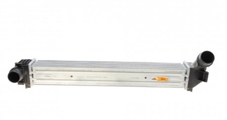 Радиатор интеркулера NRF 30916 (фото 1)